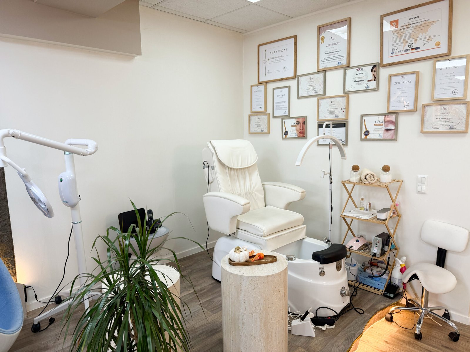 Fußpflege-Bereich bei Hev Beauty