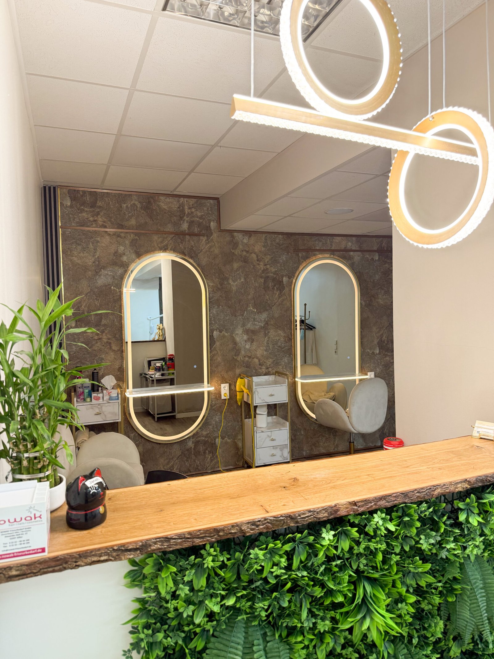 Haar- und Styling-Bereich bei Hev Beauty