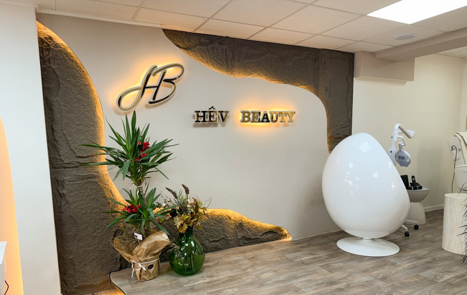 Lounge bei Hev Beauty